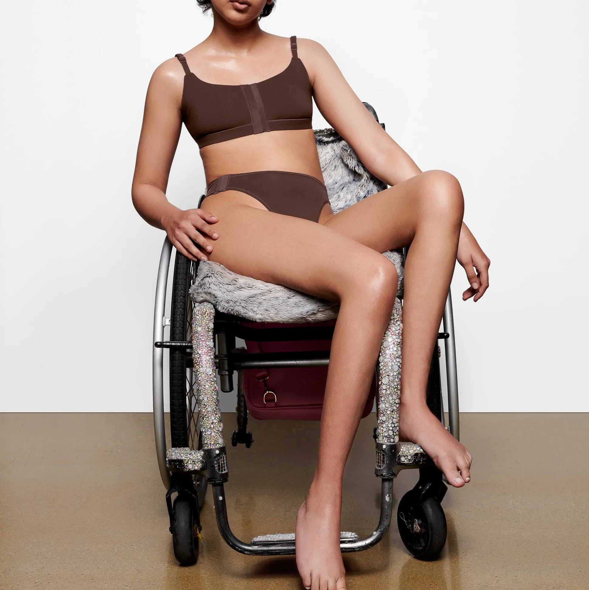 ADAPTIVE FITS EVERYBODY THONG | COCOA