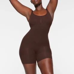 EVERYDAY SCULPT HIGH-WAISTED MID THIGH SHORT | ESPRESSO