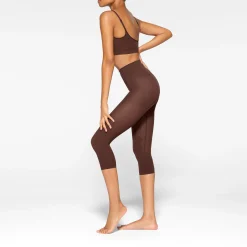 EVERYDAY SCULPT MID WAIST CAPRI | COCOA