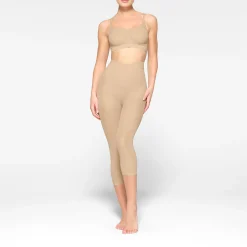 EVERYDAY SCULPT MID WAIST CAPRI | CLAY