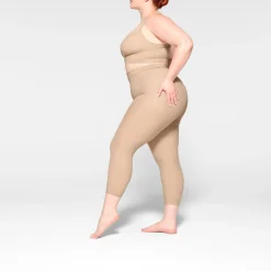 EVERYDAY SCULPT MID WAIST CAPRI | MICA