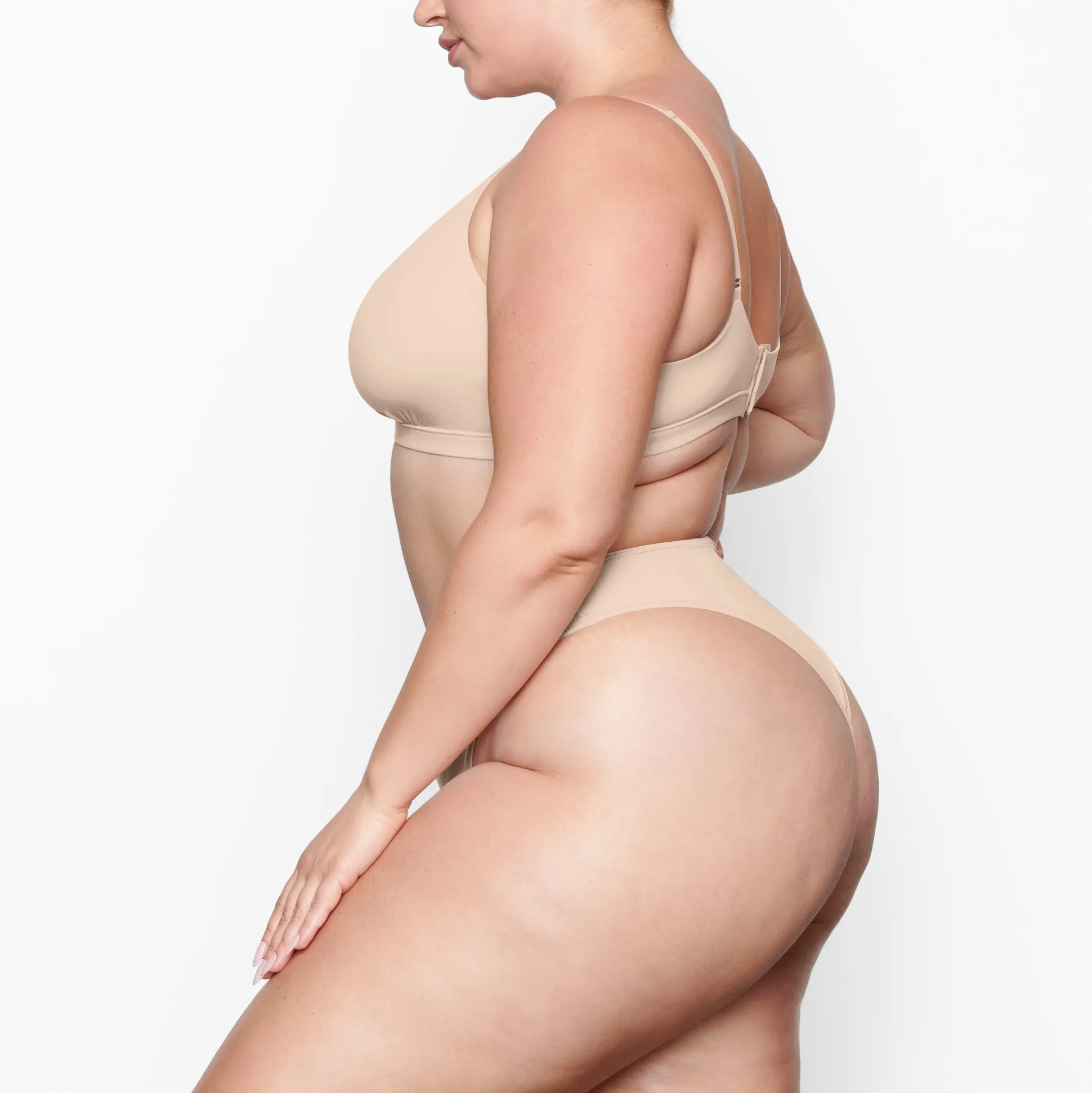 FITS EVERYBODY CROSSOVER BRALETTE | MICA