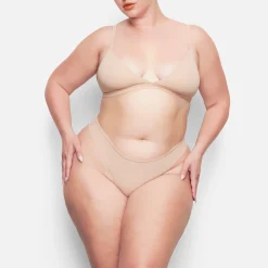 FITS EVERYBODY DIPPED FRONT THONG | MICA