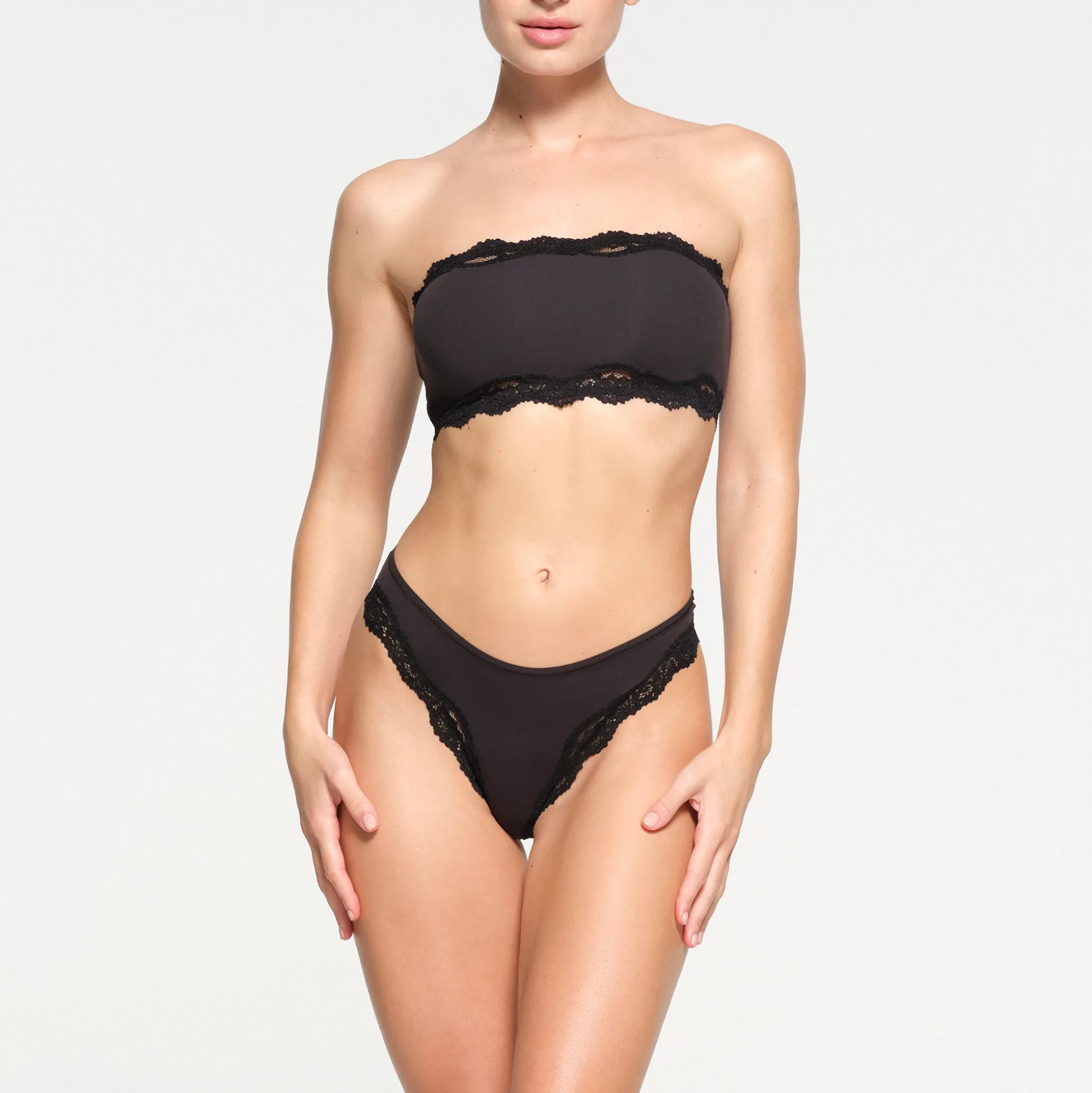 FITS EVERYBODY LACE BANDEAU | ONYX