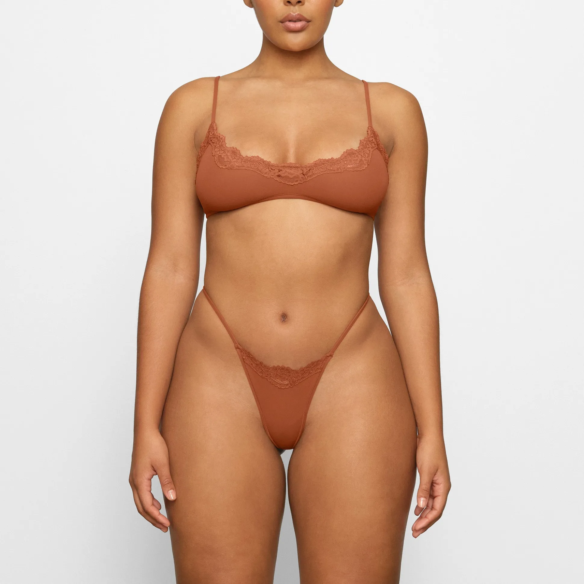 FITS EVERYBODY LACE SCOOP BRALETTE | BRONZE