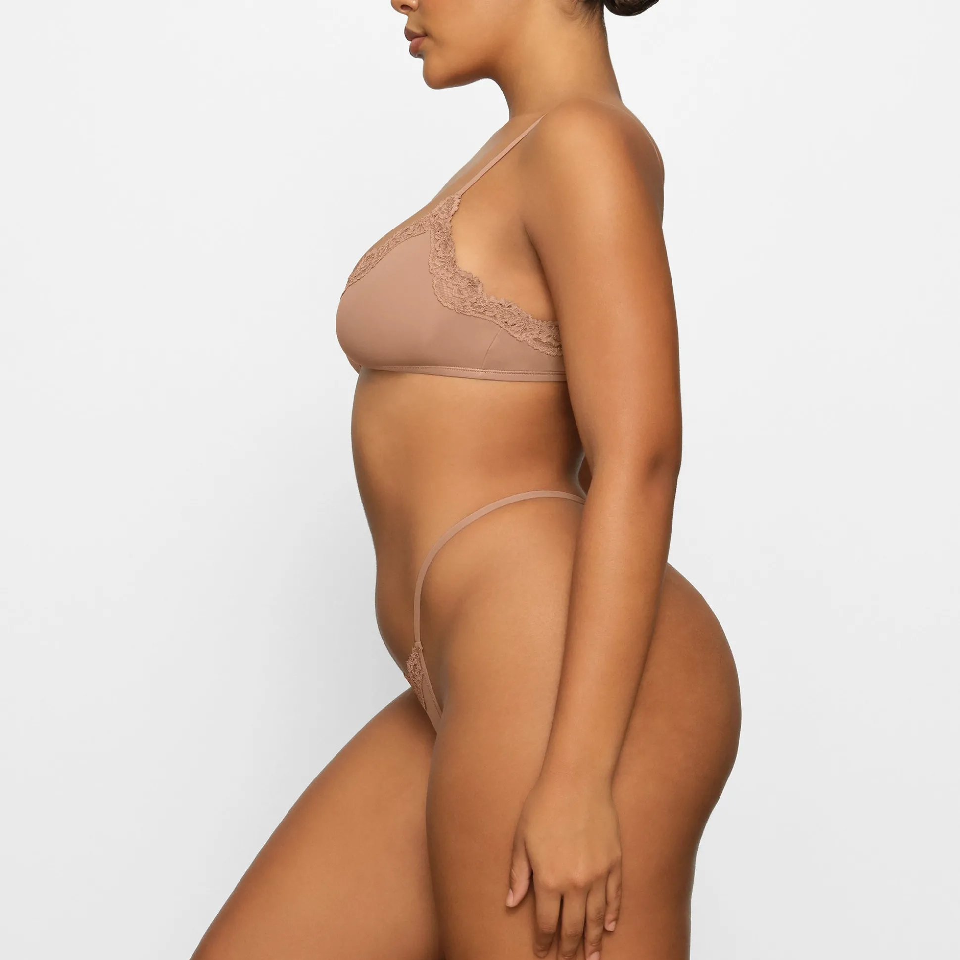FITS EVERYBODY LACE SCOOP BRALETTE | SIENNA