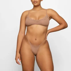 FITS EVERYBODY LACE SCOOP BRALETTE | SIENNA
