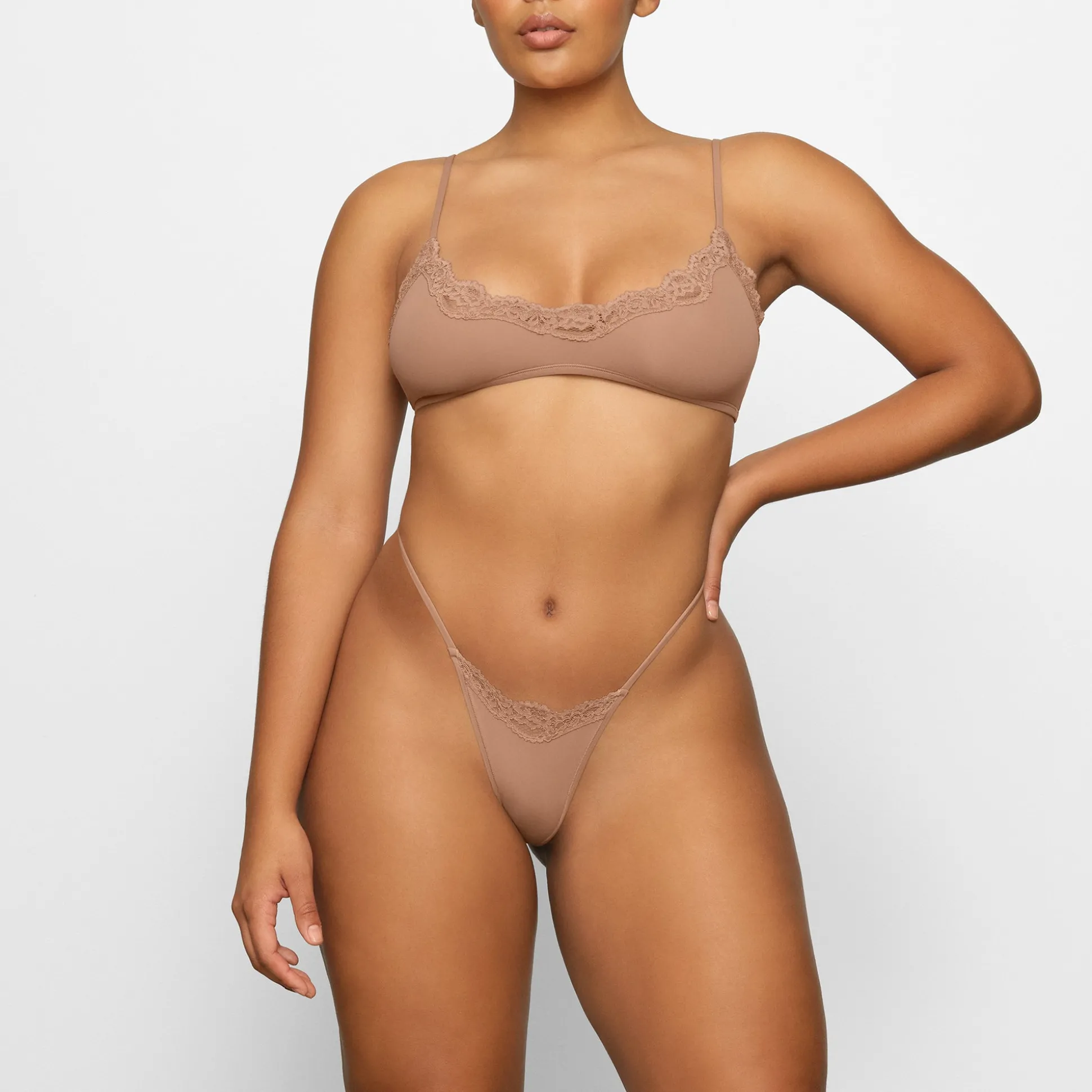 FITS EVERYBODY LACE SCOOP BRALETTE | SIENNA