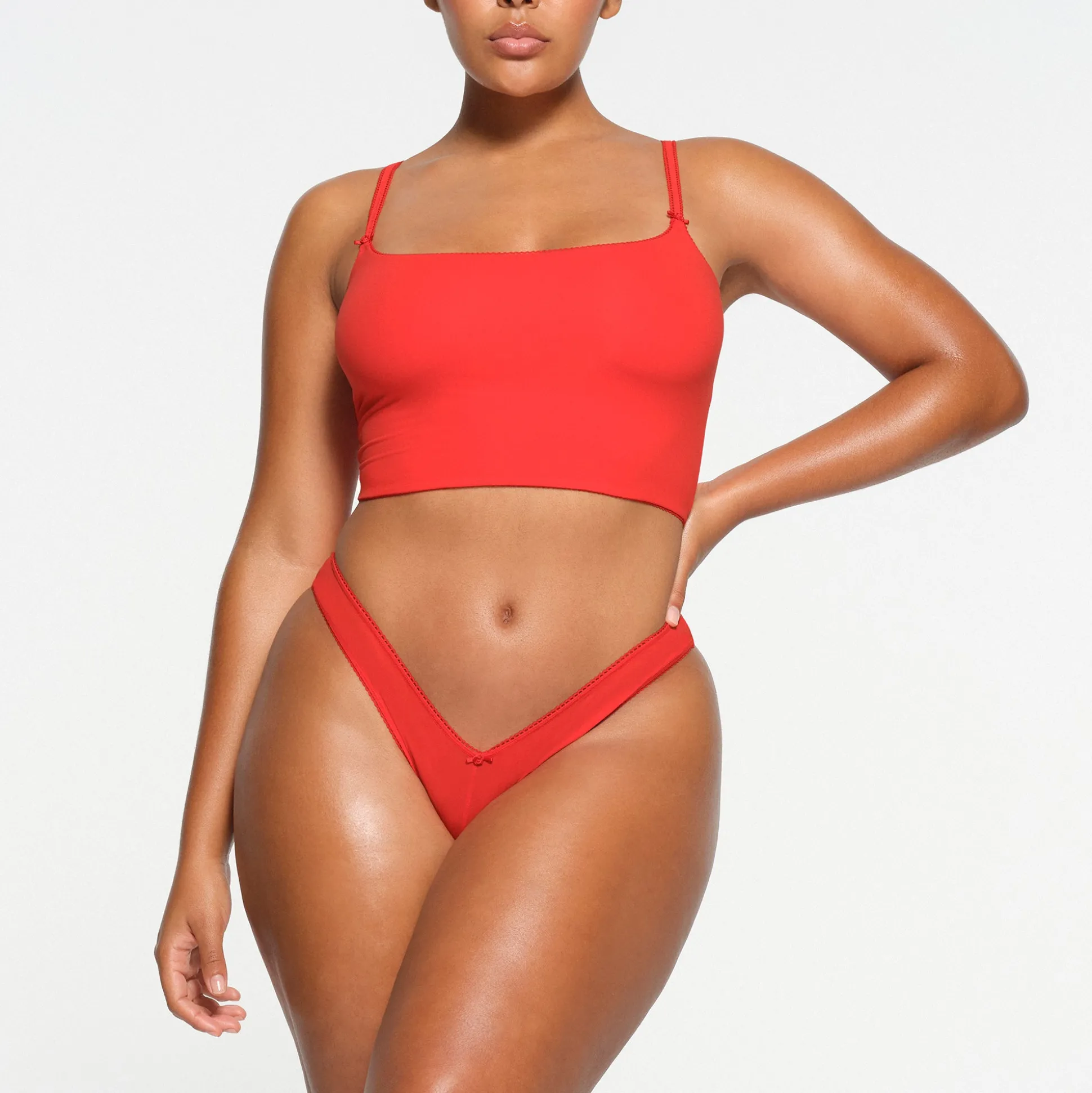 FITS EVERYBODY PICOT TRIM CROPPED CAMI | RUBY