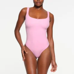 FITS EVERYBODY PICOT TRIM SQUARE NECK BODYSUIT | BUBBLE GUM