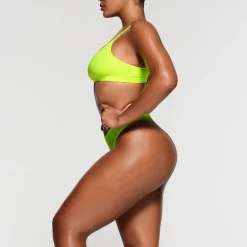 FITS EVERYBODY SCOOP BRALETTE | GREEN HIGHLIGHTER