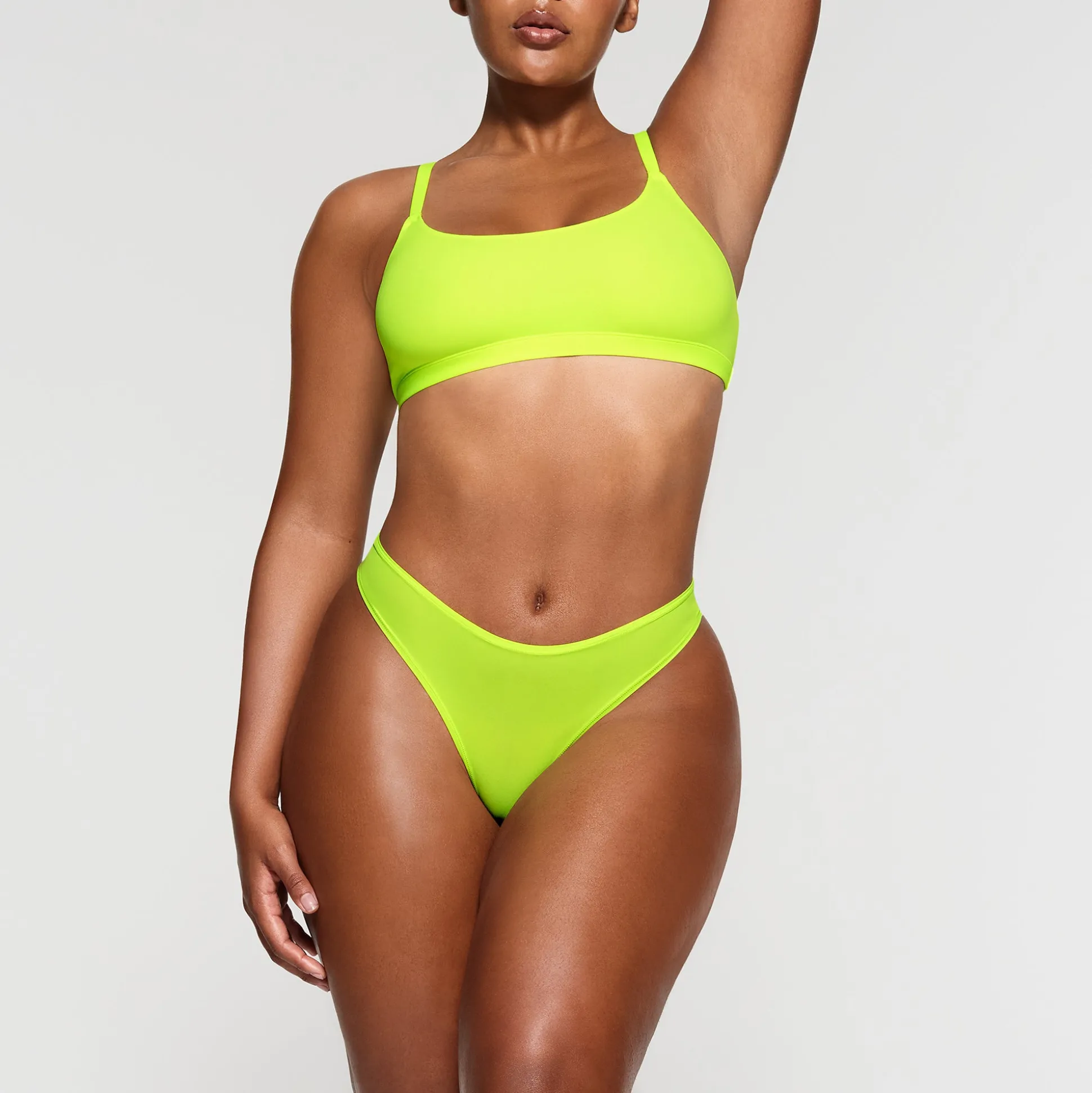 FITS EVERYBODY SCOOP BRALETTE | GREEN HIGHLIGHTER