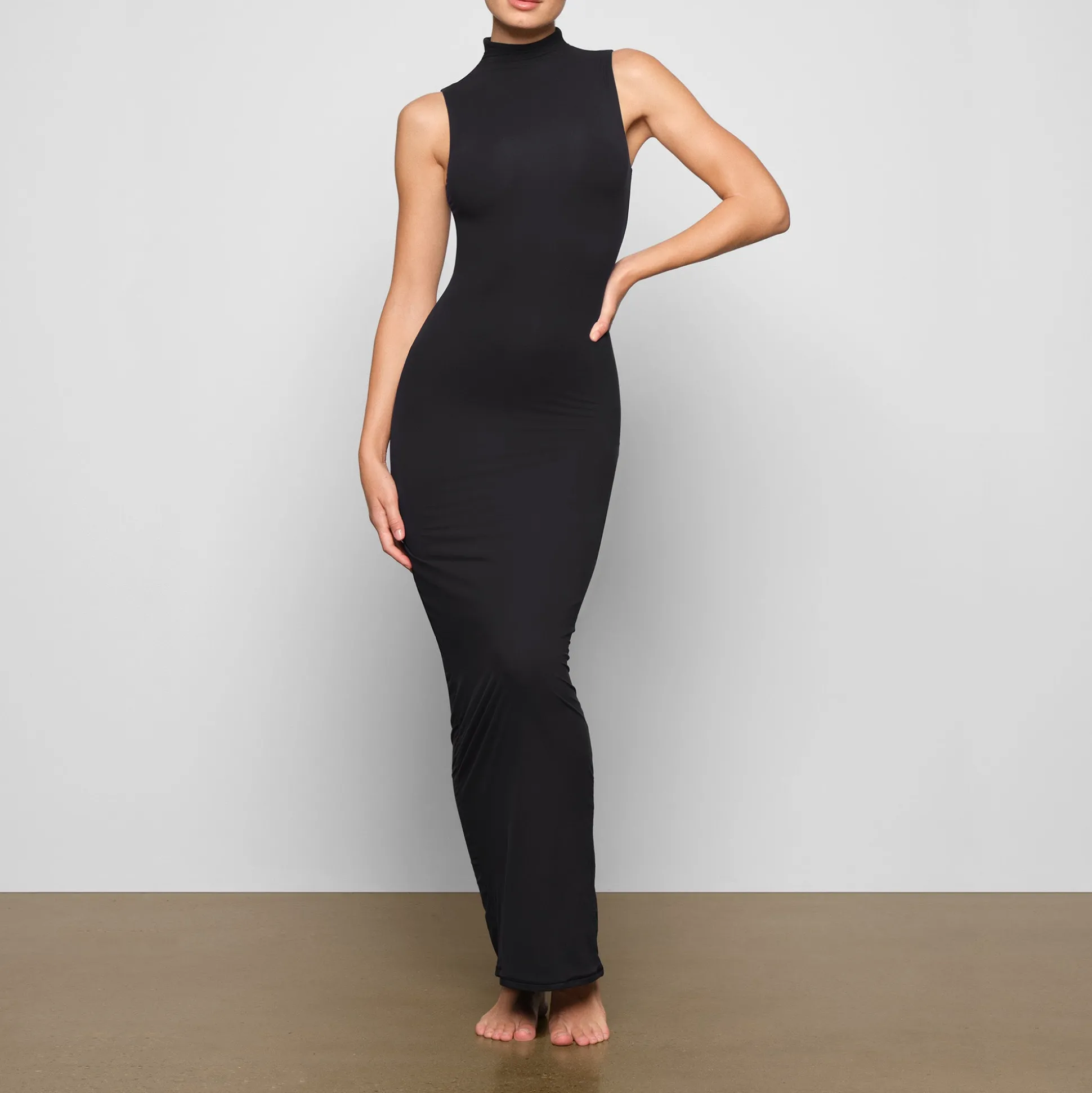 FITS EVERYBODY SLEEVELESS MOCK NECK DRESS | ONYX