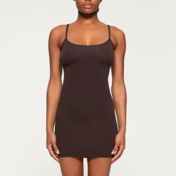 FITS EVERYBODY SLIP DRESS | ESPRESSO