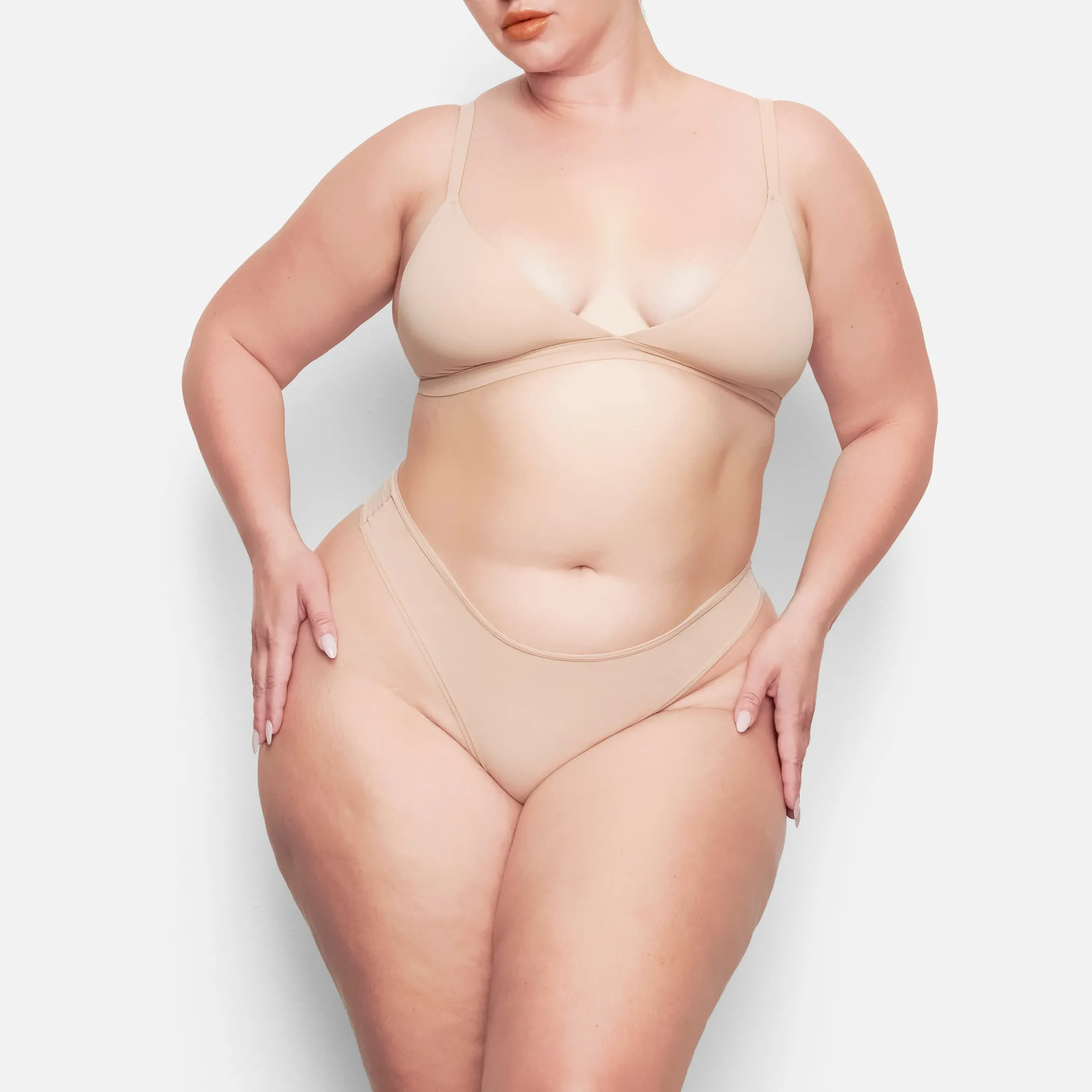 FITS EVERYBODY TRIANGLE BRALETTE | MICA