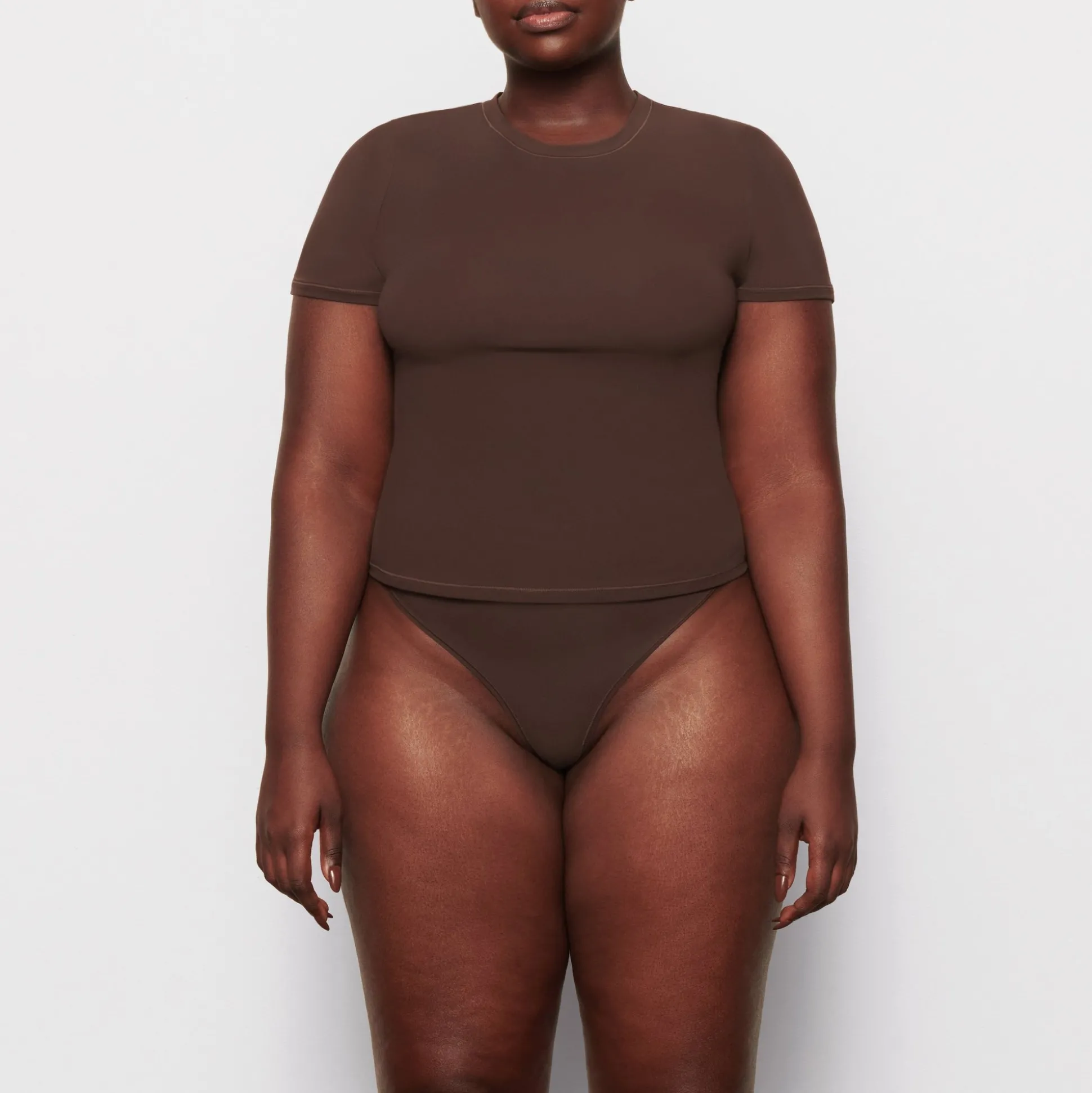 FITS EVERYBODY T-SHIRT | COCOA