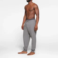 FLEECE LOUNGE MENS TAPERED JOGGER | DARK HEATHER GREY