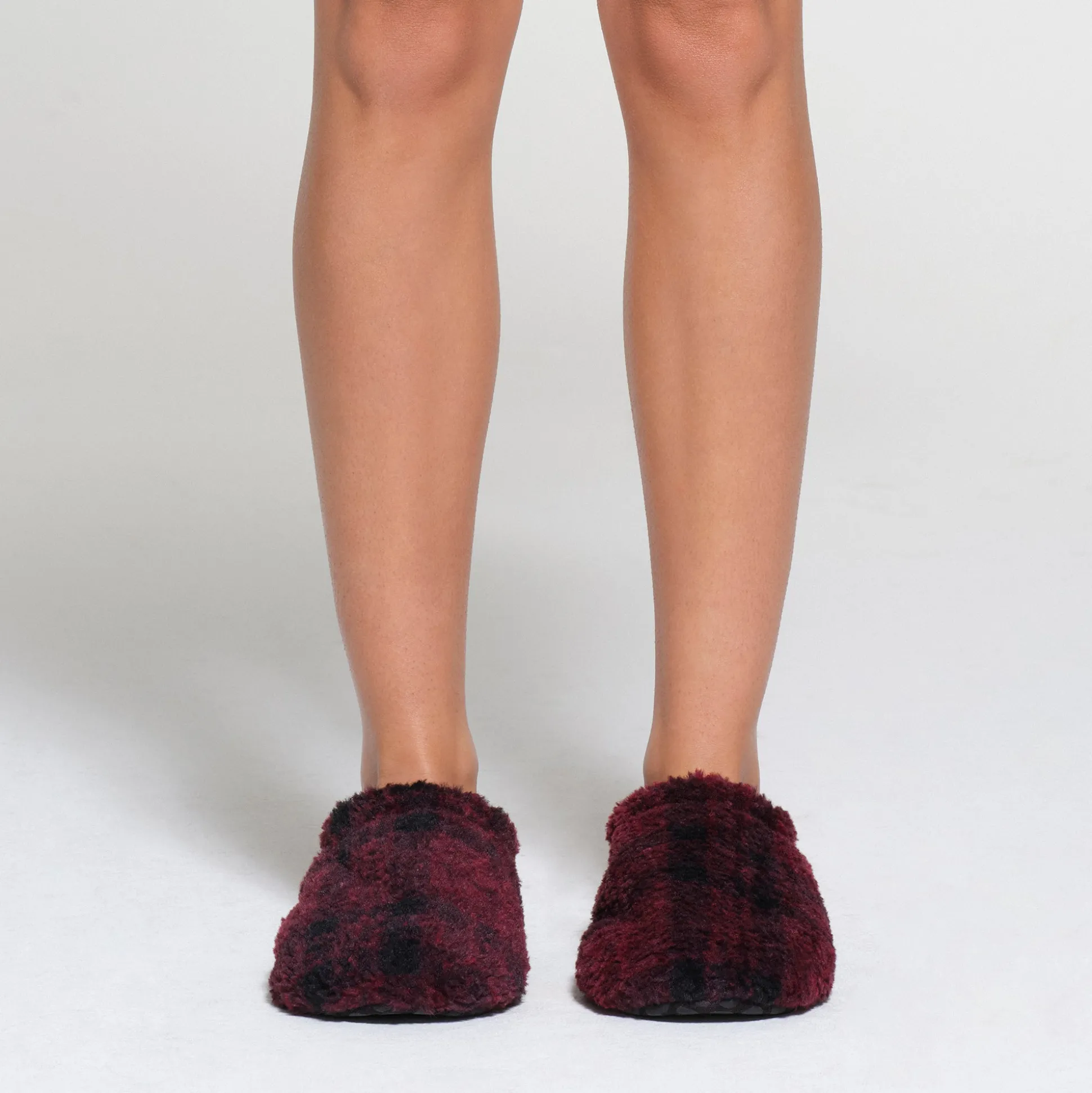 FLEECE SLEEP UNISEX SLIPPER | WINE PLAID