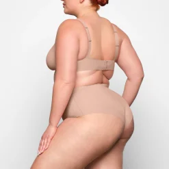 NAKED BOY SHORT | MICA