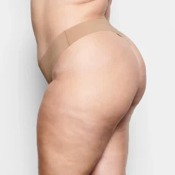 NAKED DIPPED THONG | CLAY