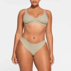 NAKED PLUNGE BRALETTE | TALC