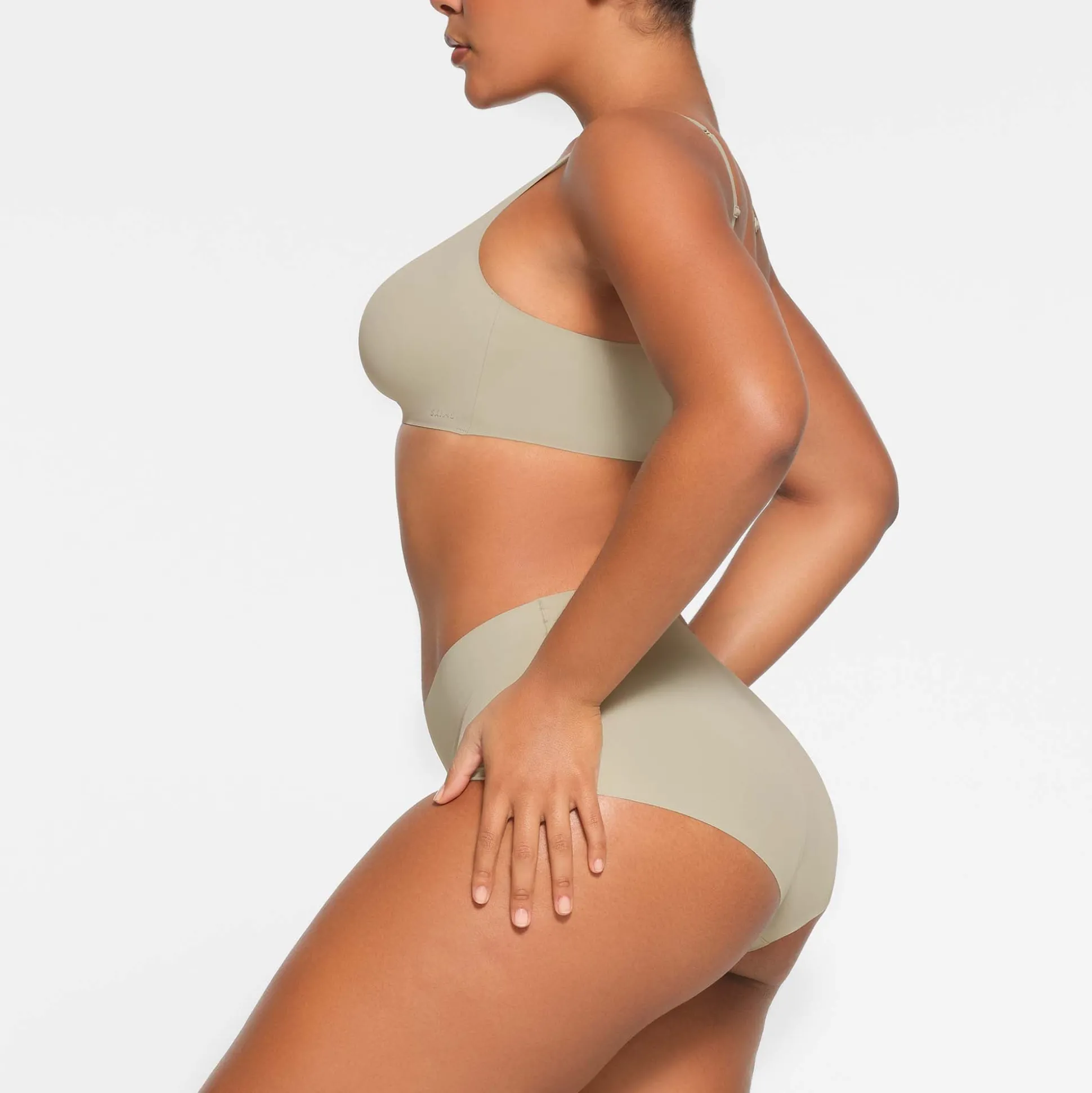 NAKED SCOOP BRALETTE | TALC