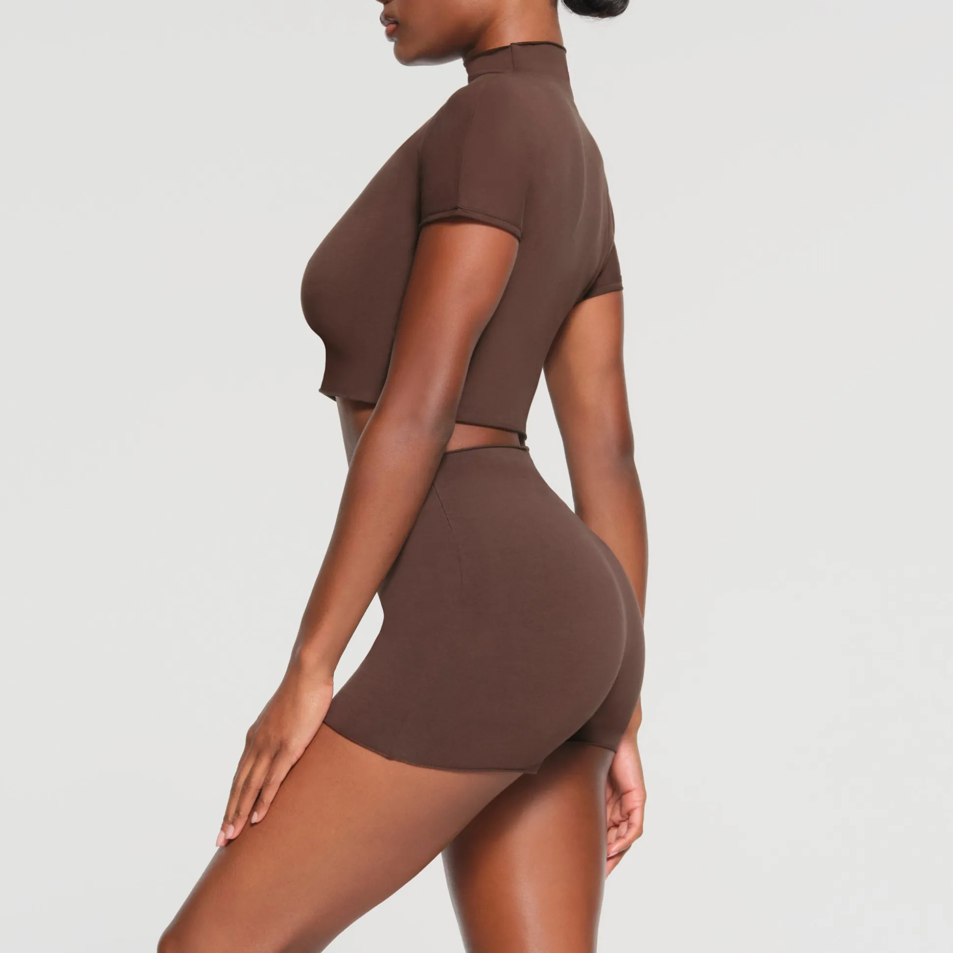 RAW EDGE CROPPED T-SHIRT | ESPRESSO