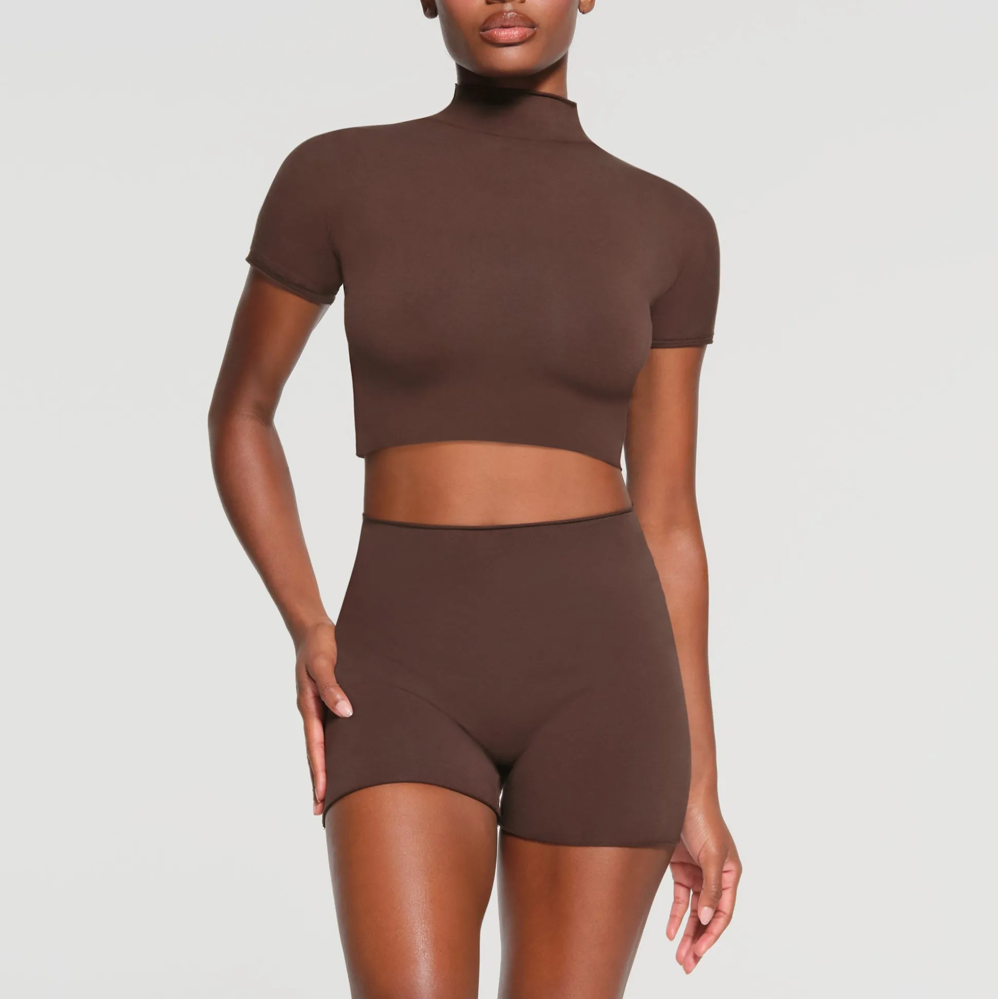 RAW EDGE CROPPED T-SHIRT | ESPRESSO