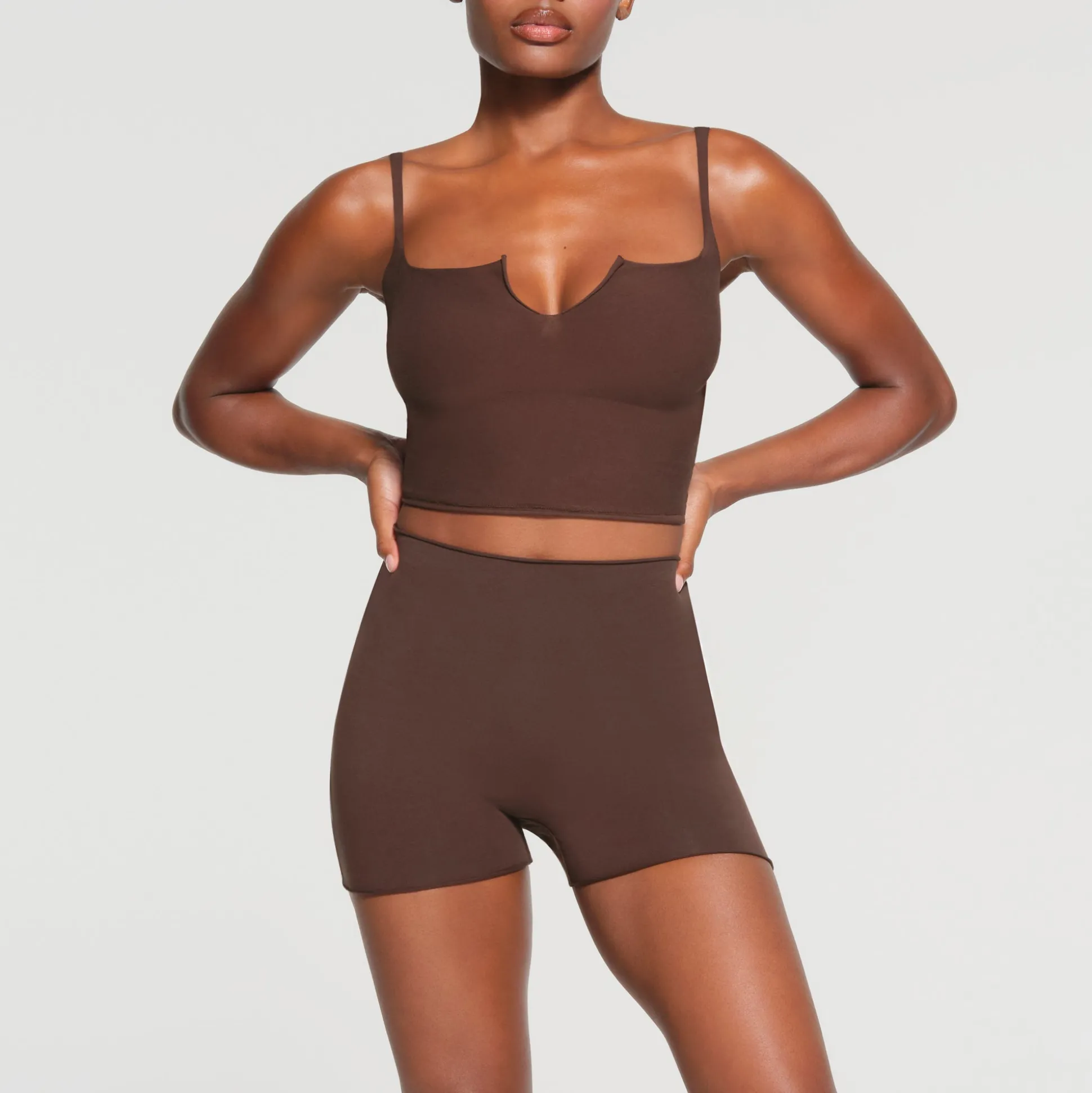 RAW EDGE SLIT FRONT CROPPED CAMI | ESPRESSO