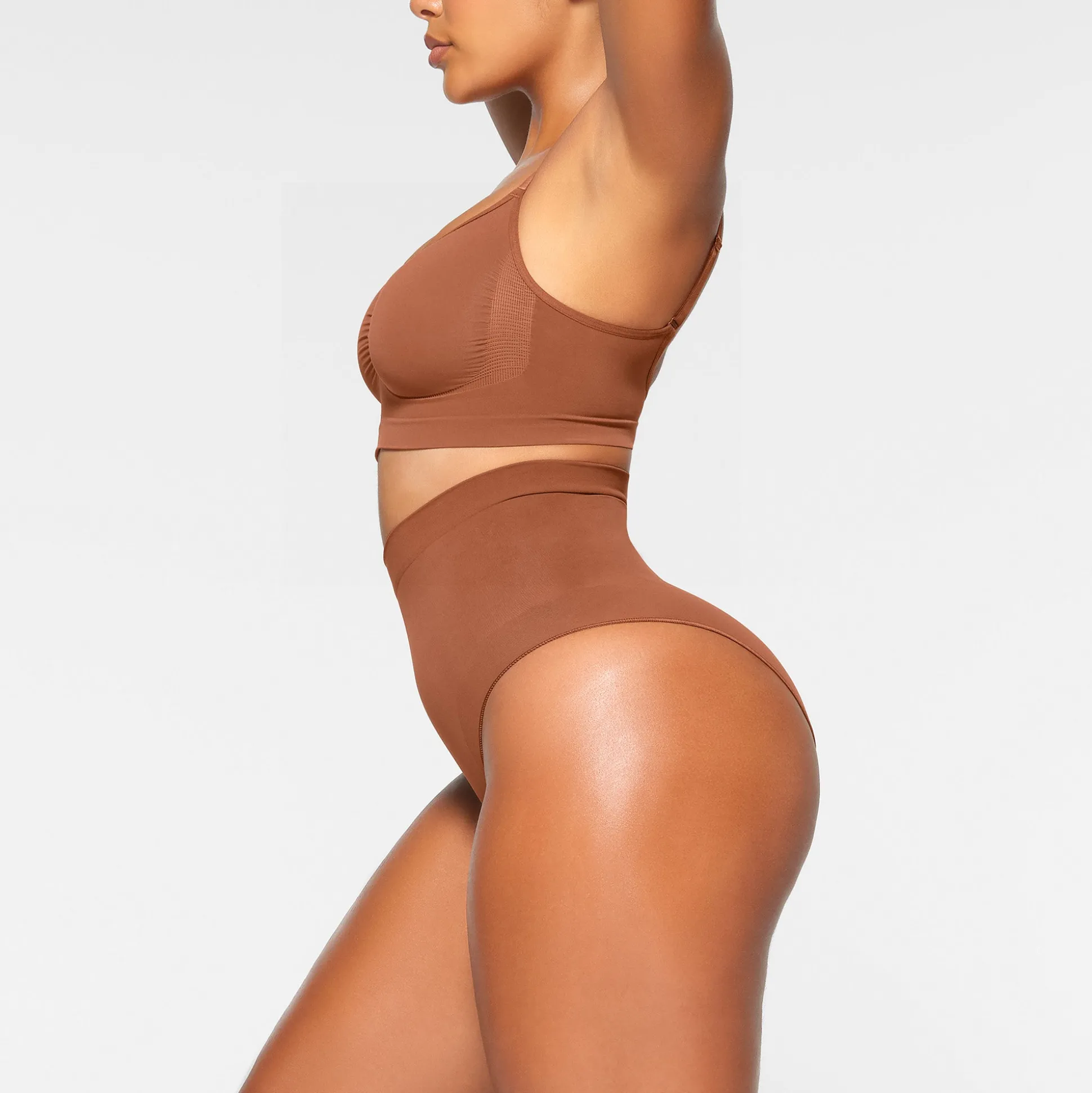 SEAMLESS SCULPT BRALETTE | BRONZE