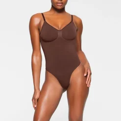 SEAMLESS SCULPT LOW BACK THONG BODYSUIT | COCOA