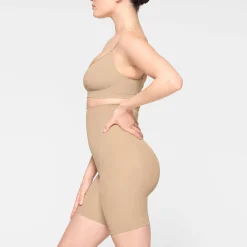 SEAMLESS SCULPT MID THIGH SHORT | CLAY
