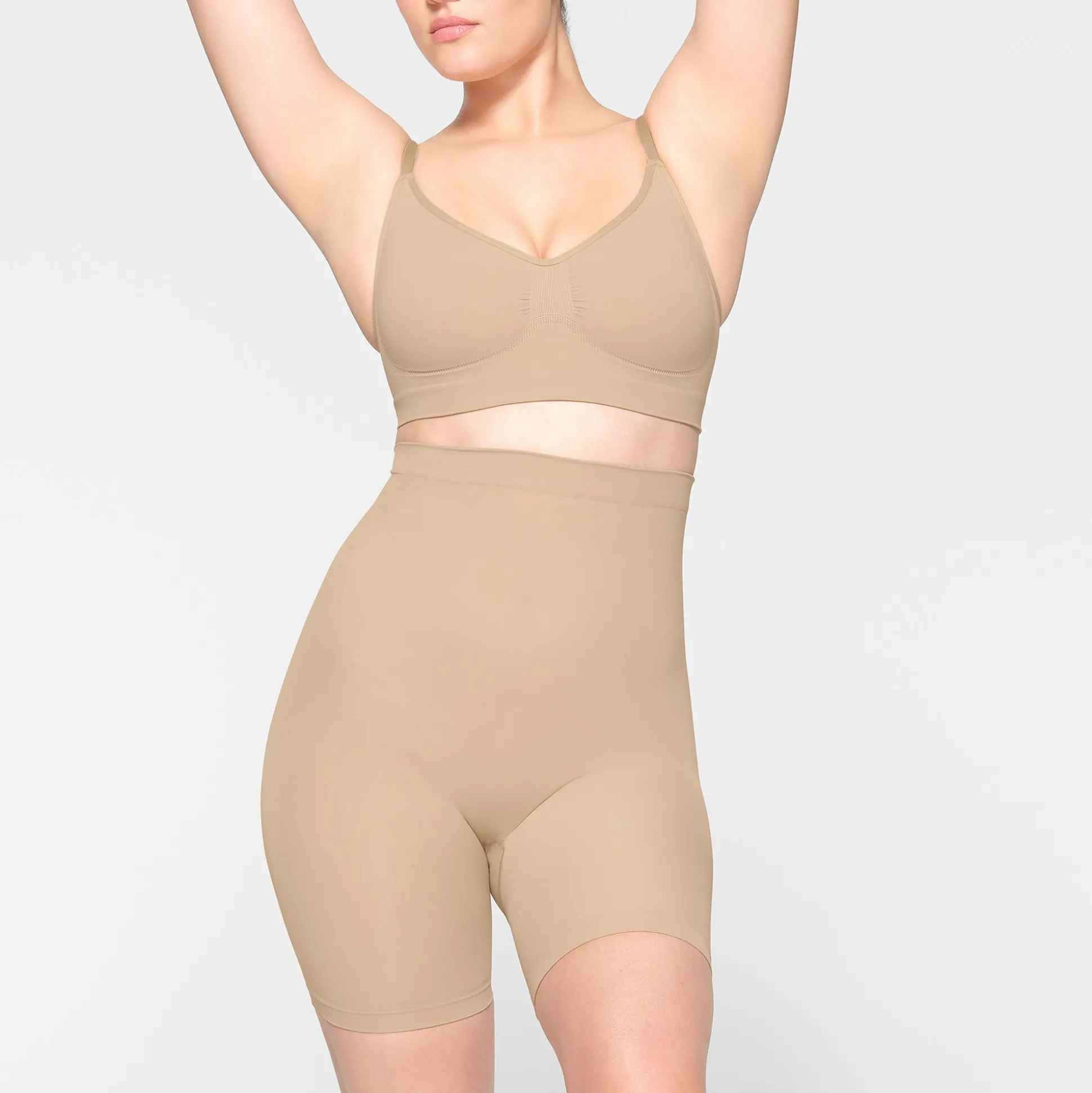 SEAMLESS SCULPT MID THIGH SHORT | CLAY