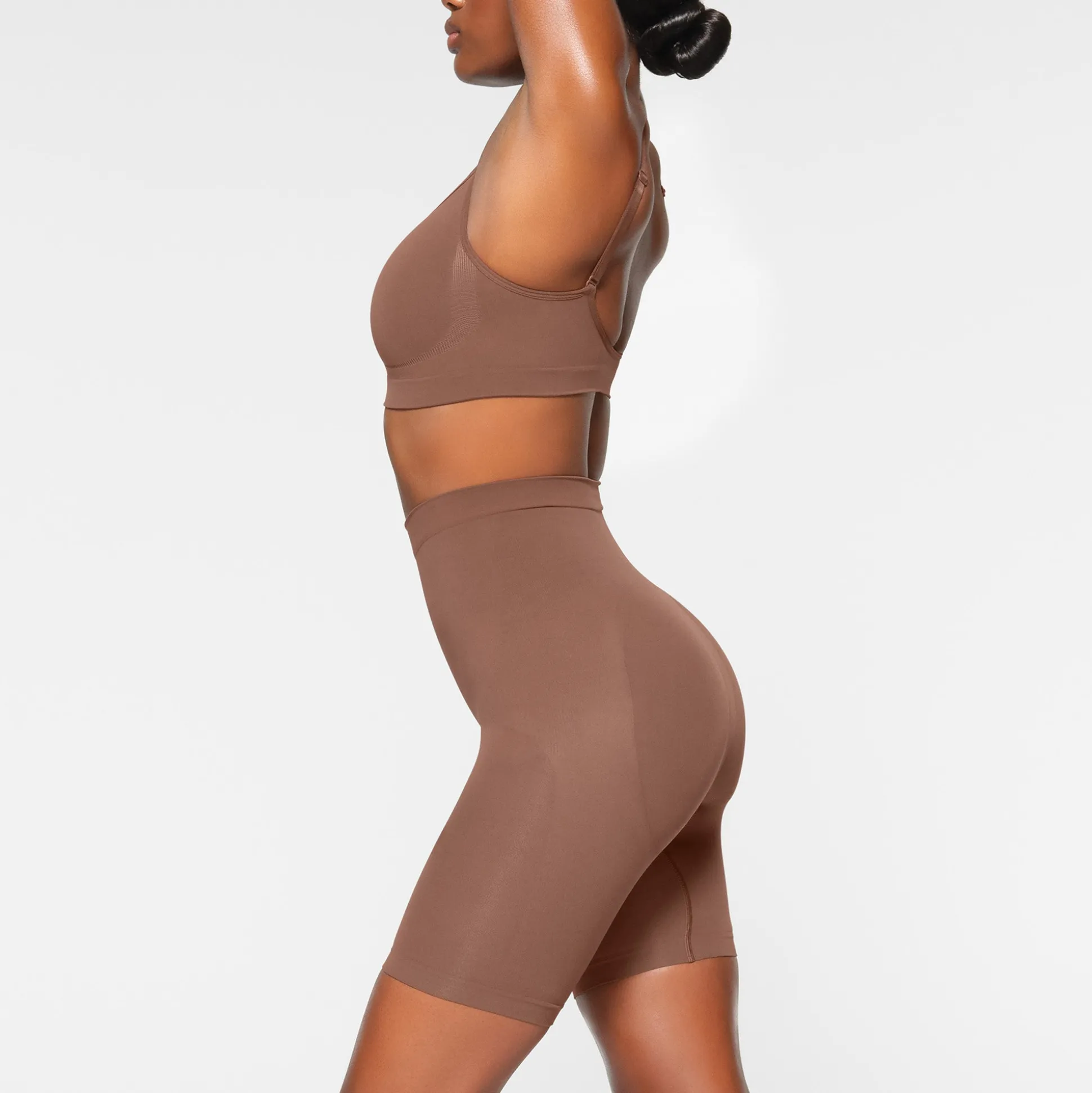 SEAMLESS SCULPT MID THIGH SHORT | JASPER
