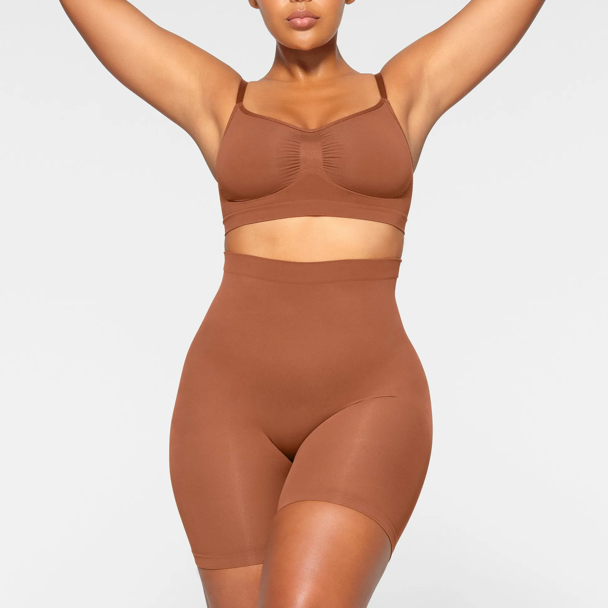 SEAMLESS SCULPT MID THIGH SHORT | BRONZE