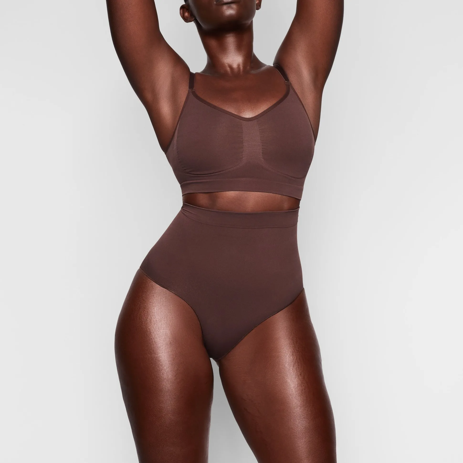 SEAMLESS SCULPT MID WAIST BRIEF | COCOA