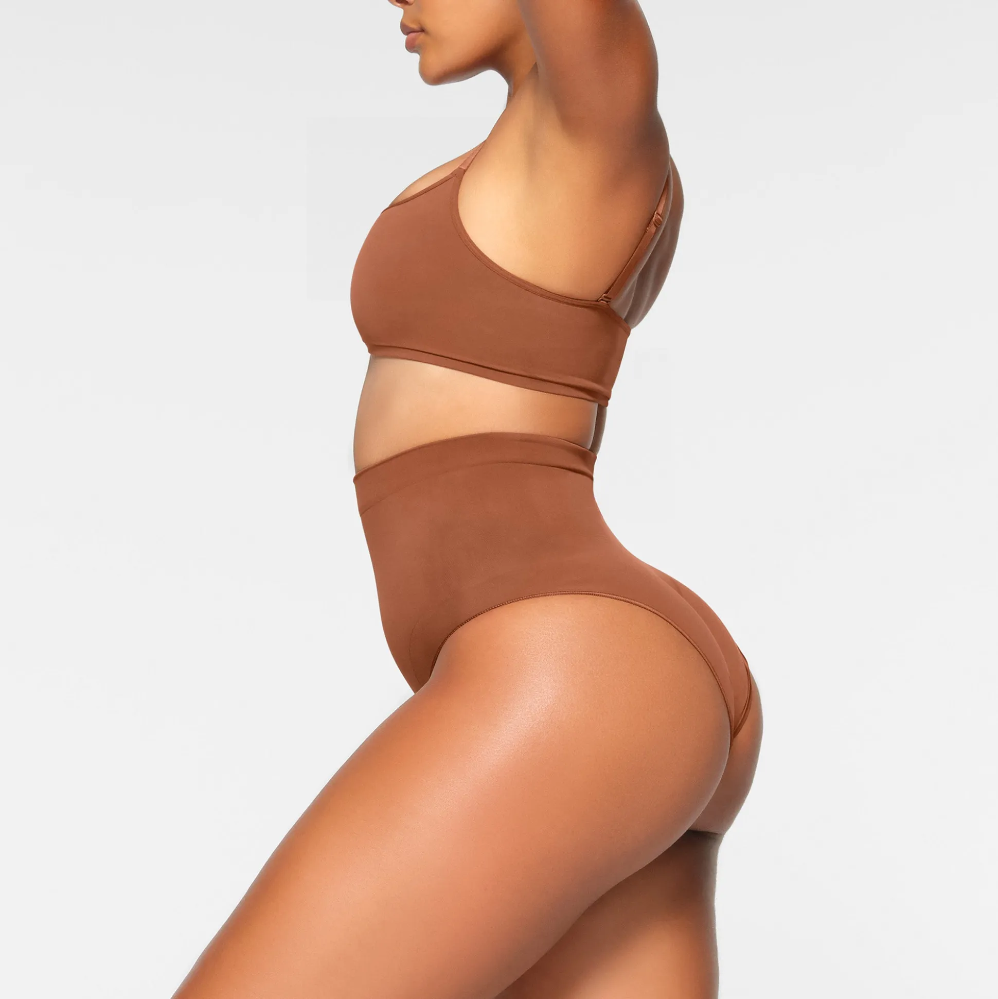 SEAMLESS SCULPT SCOOP NECK BRALETTE | BRONZE