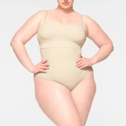 SEAMLESS SCULPT SCOOP NECK BRALETTE | SAND