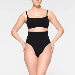 SEAMLESS SCULPT SCOOP NECK BRALETTE | ONYX