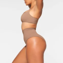 SEAMLESS SCULPT SCOOP NECK BRALETTE | SIENNA