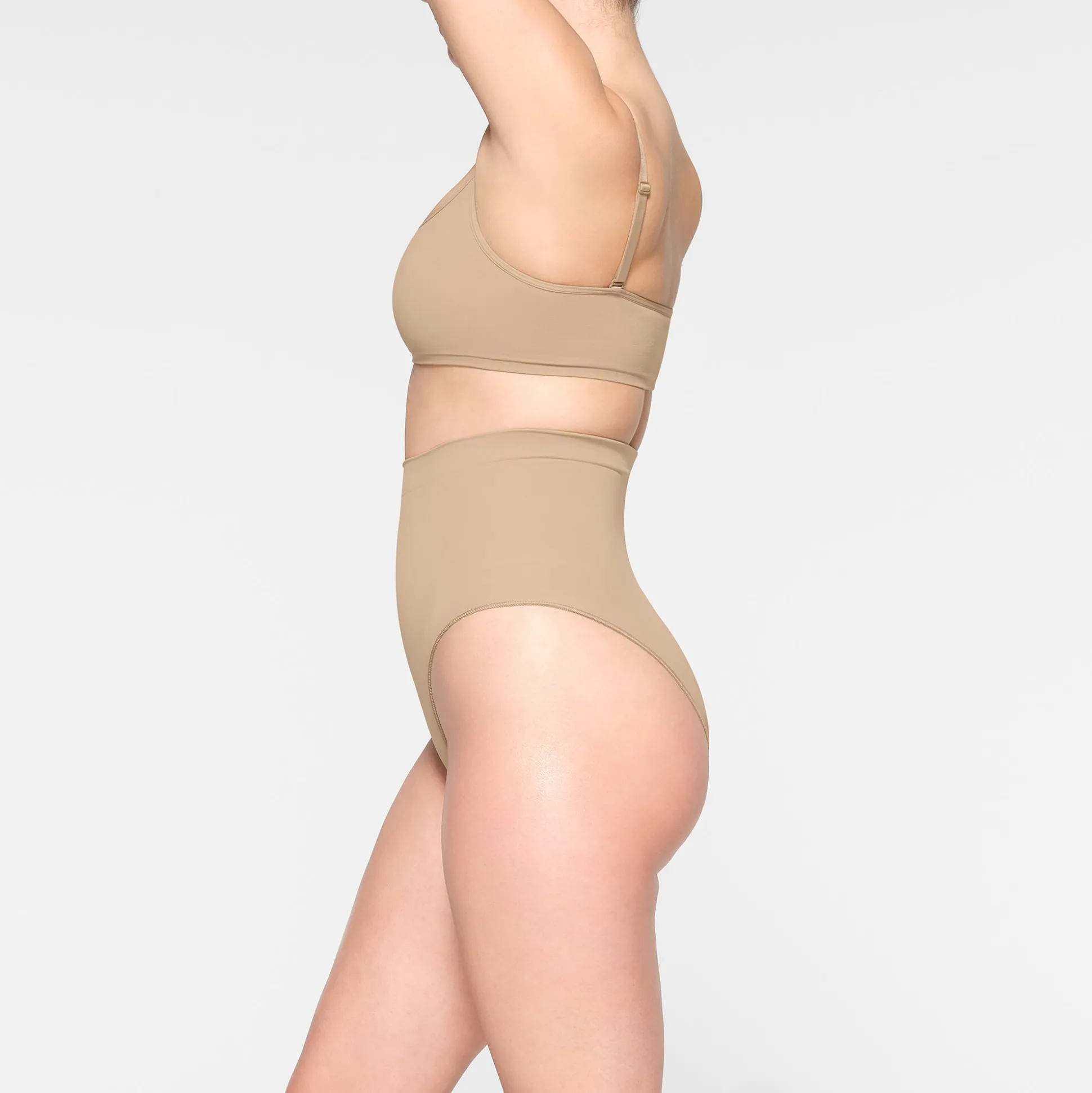 SEAMLESS SCULPT SCOOP NECK BRALETTE | CLAY
