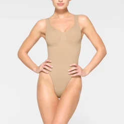 SEAMLESS SCULPT SCOOP NECK THONG BODYSUIT | CLAY
