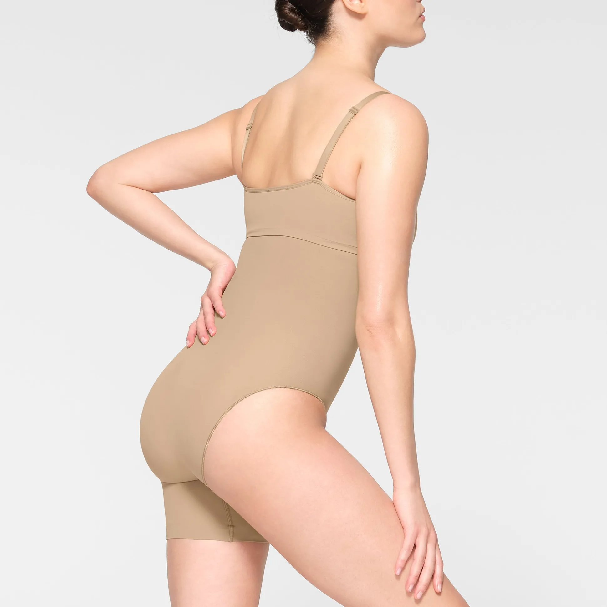 SEAMLESS SCULPT SOLUTION SHORT RIGHT LEG EXPOSED | CLAY