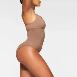 SEAMLESS SCULPT SOLUTION SHORT RIGHT LEG EXPOSED | SIENNA