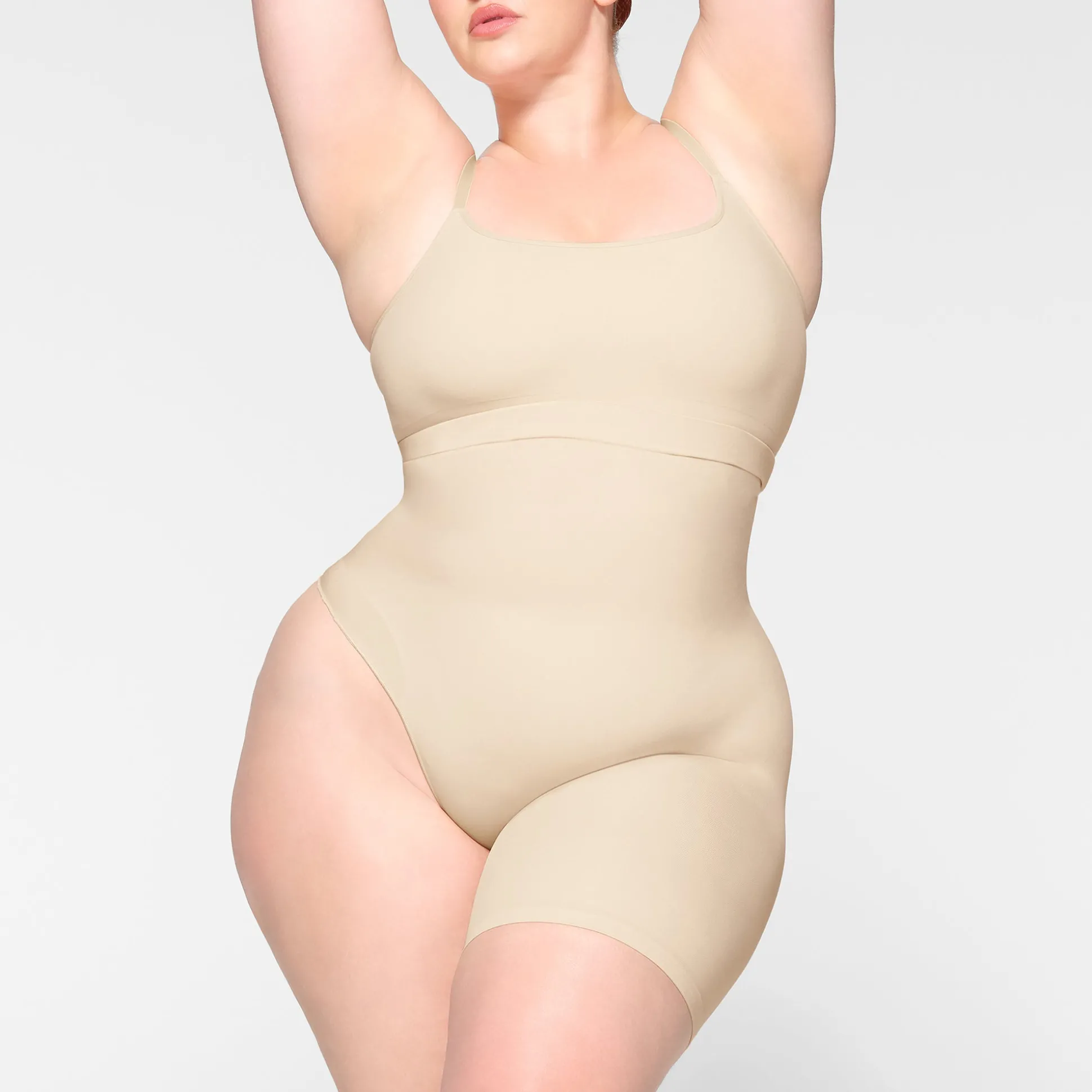 SEAMLESS SCULPT SOLUTION SHORT RIGHT LEG EXPOSED | SAND