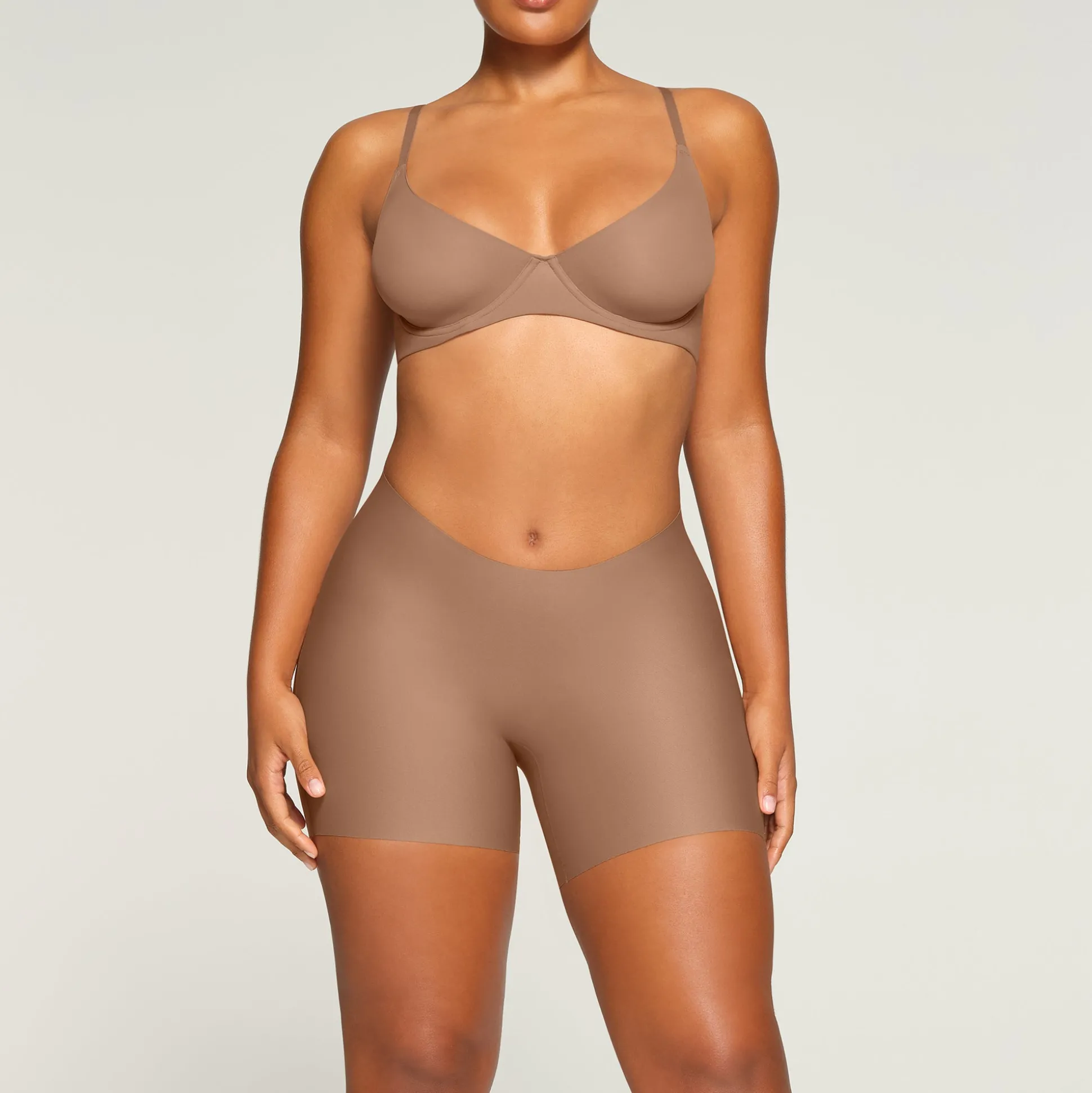 SKIMS BODY DIPPED FRONT SHORT | SIENNA