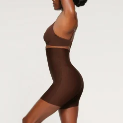 SKIMS BODY HIGH-WAISTED MID THIGH SHORT | COCOA