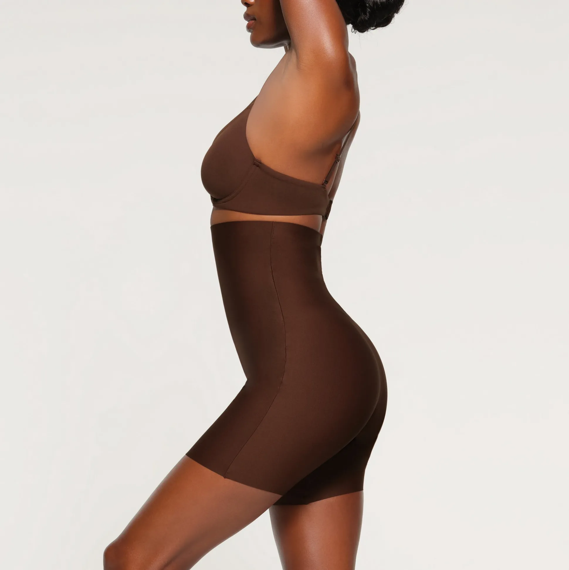SKIMS BODY HIGH-WAISTED MID THIGH SHORT | COCOA