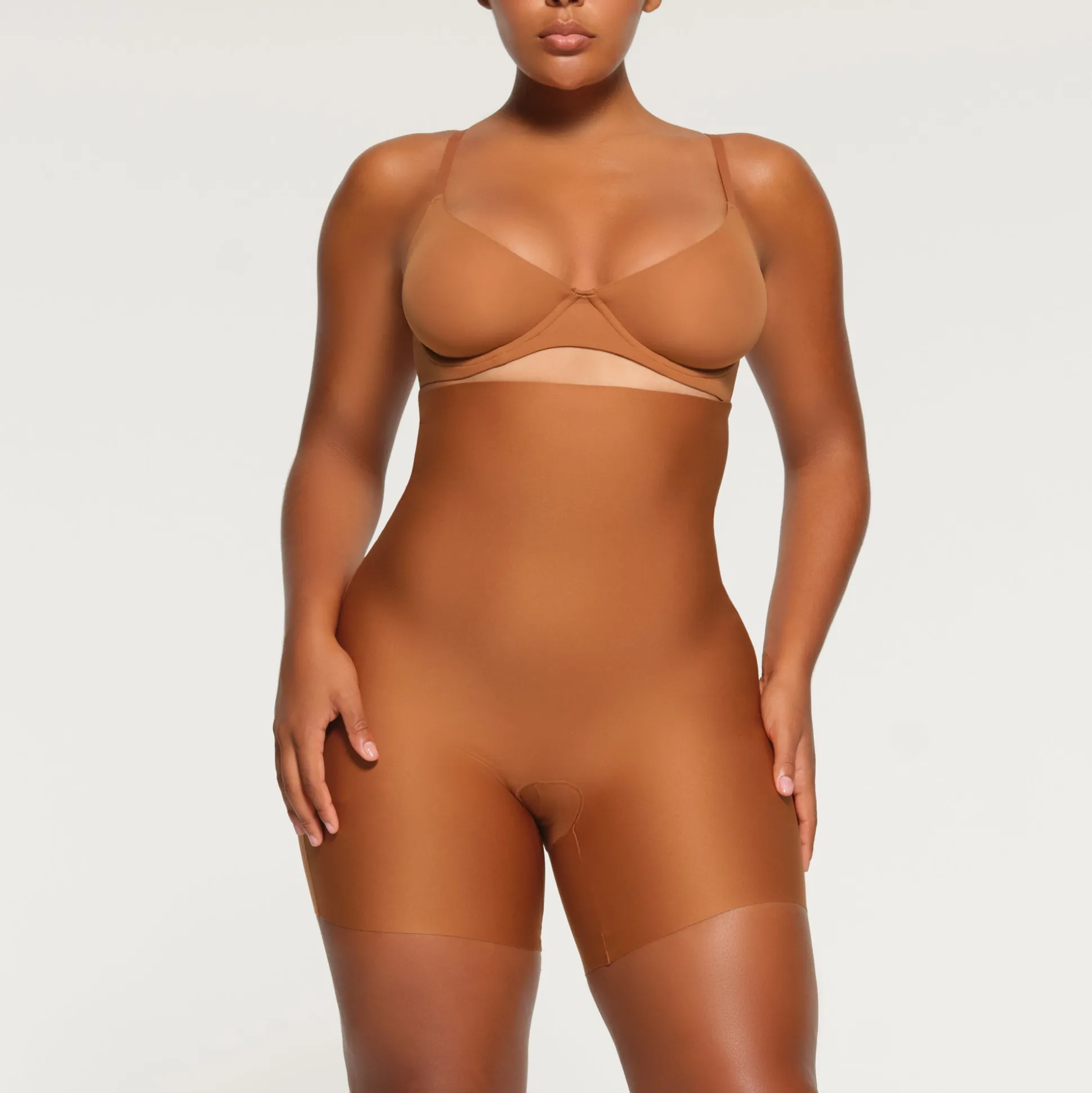 SKIMS BODY HIGH-WAISTED MID THIGH SHORT | BRONZE