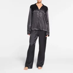 SKIMS JACQUARD LONG SLEEVE BUTTON UP SLEEP SET | ONYX